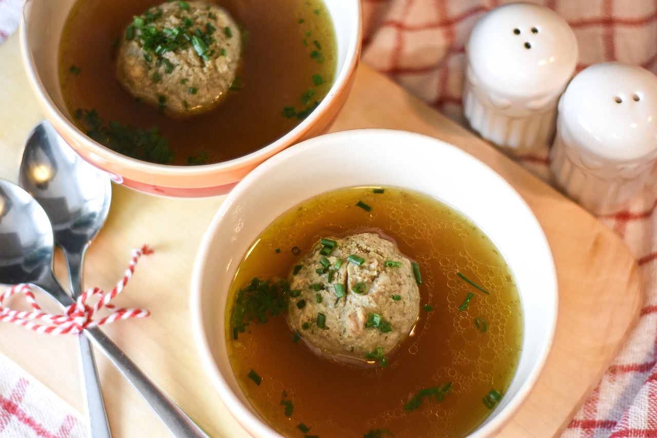 מרק ירקות עם כופתאות קמח