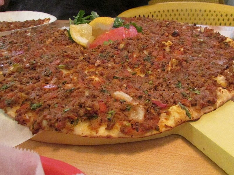 לחמוג'ון – פיצה ארמנית עם כבש