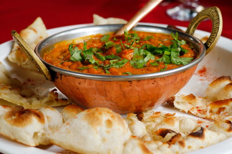 מרק עדשים אדומות עם קרם קוקוס וג'ינג'ר