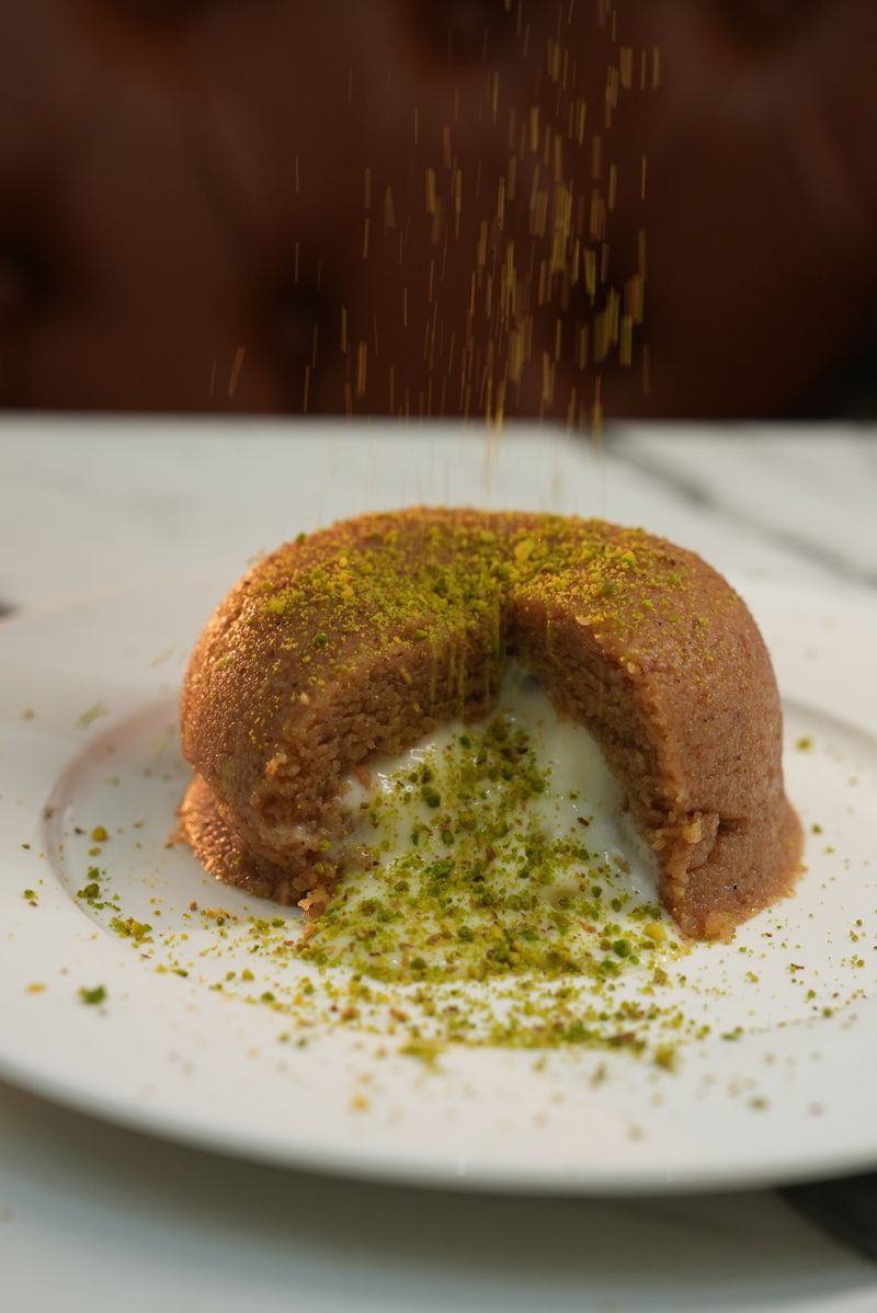 חלווה אפויה בסירופ עם פיסטוקים