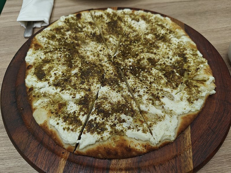 לאפה לבנה וזעתר אפויה