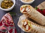 ראפ עוף מקסיקני עם אבוקדו ואיולי צ'יפוטלה