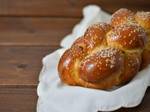 אוי הריח הריח! מתכון לחלה מתוקה מושלמת לשבת