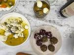 מדריך מלא להכנת 3 גבינות ביתיות - גבינת שמנת, פטה עיזים ולאבנה