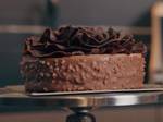 דקואז - טורט, מוס שוקולד מריר, ציפוי שוקולד ואגוזי לוז